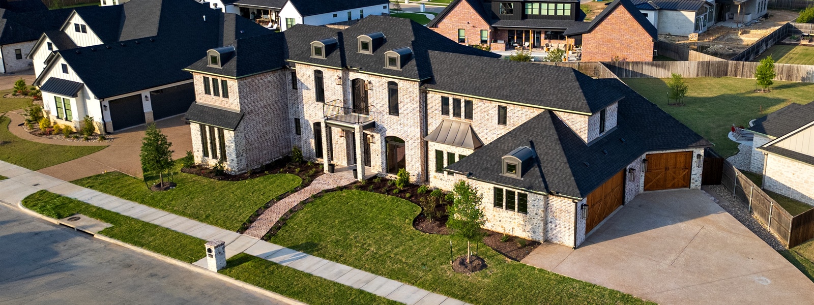 Crafting a Modern Showcase Home Design in Woodway, Texas